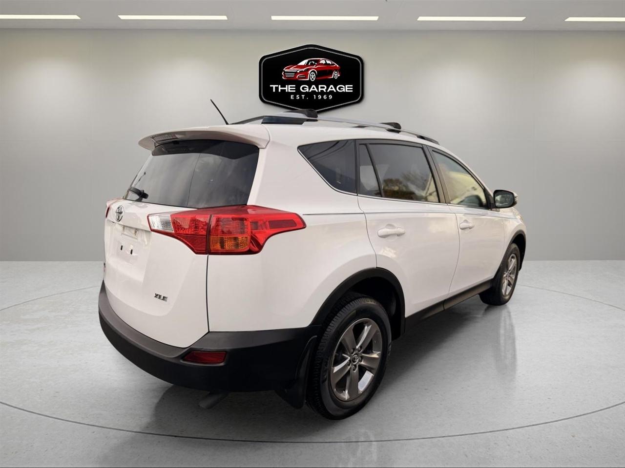 Toyota RAV4  2015