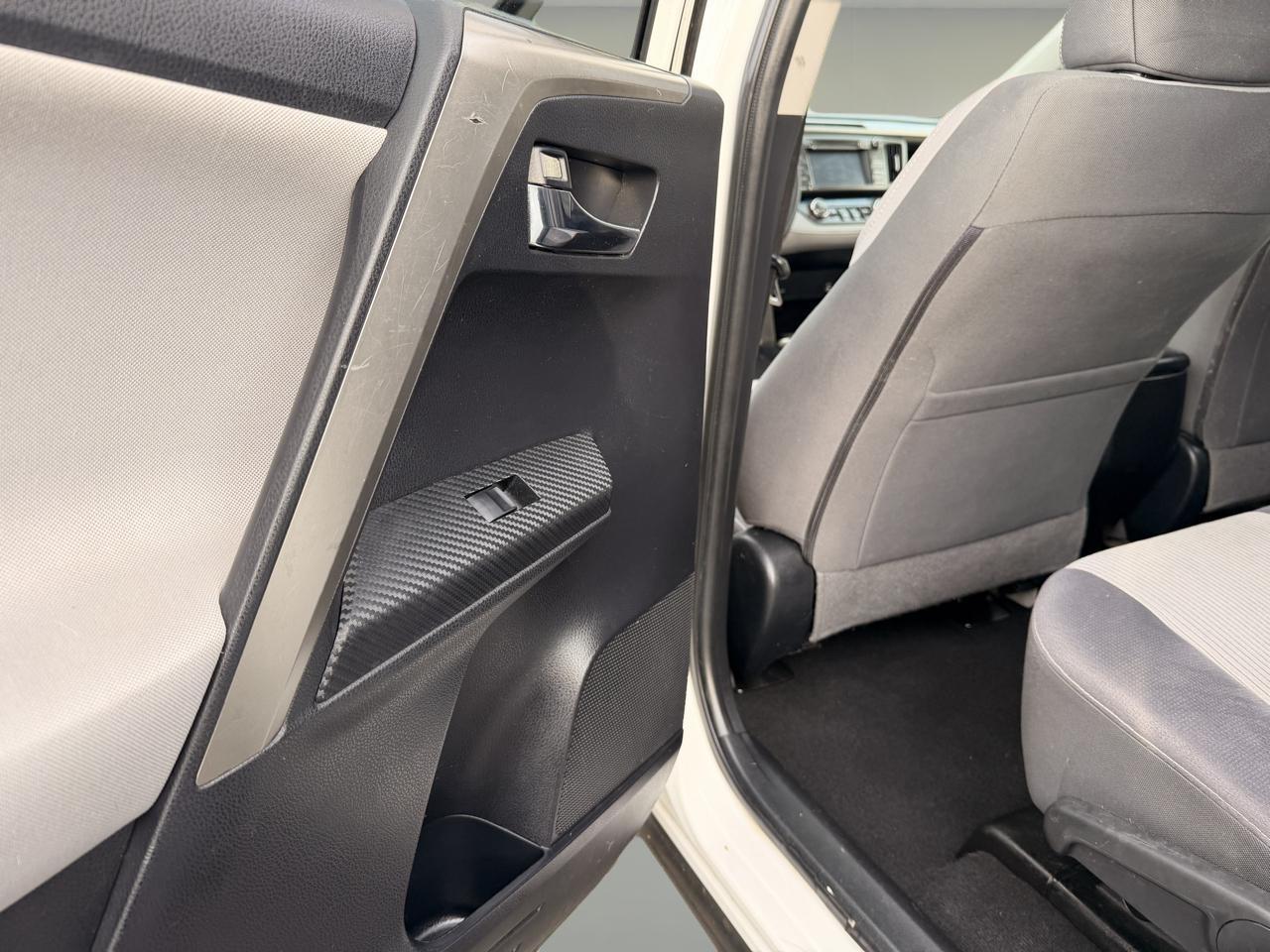 Toyota RAV4  2015