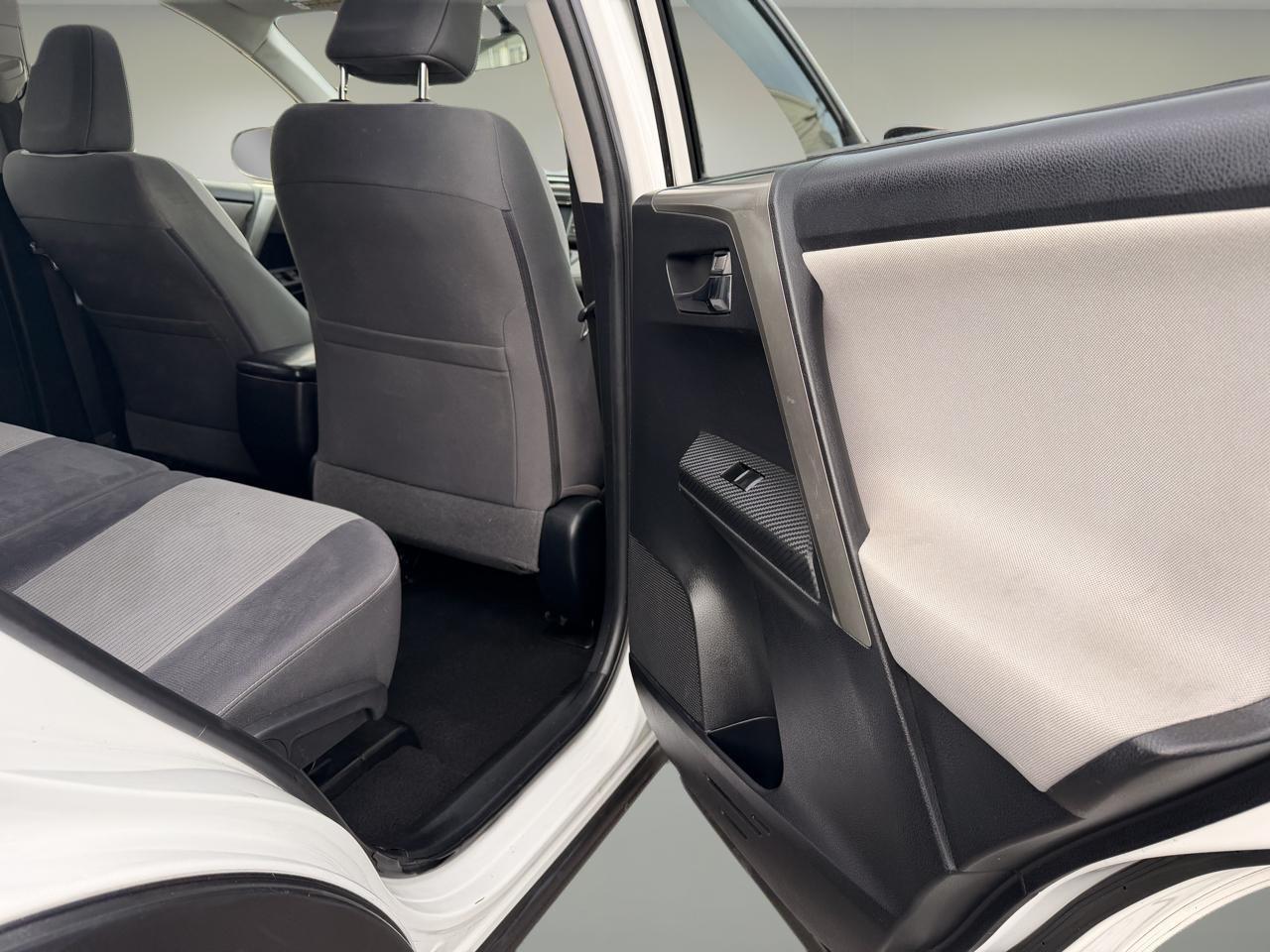 Toyota RAV4  2015