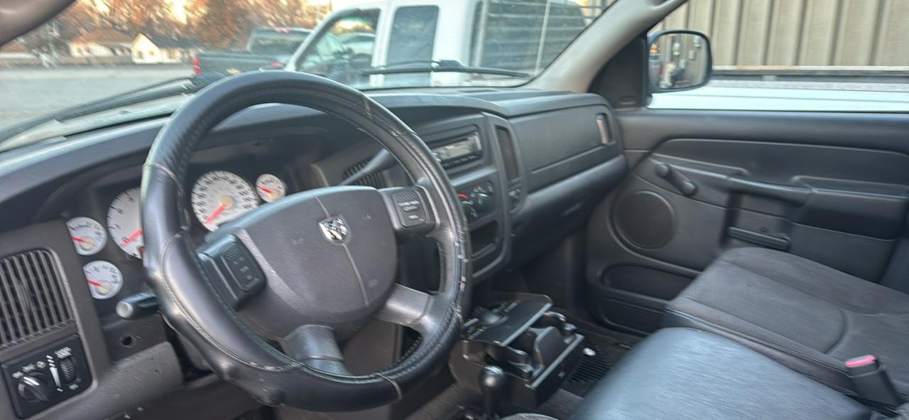 Dodge Ram 1500 Laramie Long Bed 4WD 2005