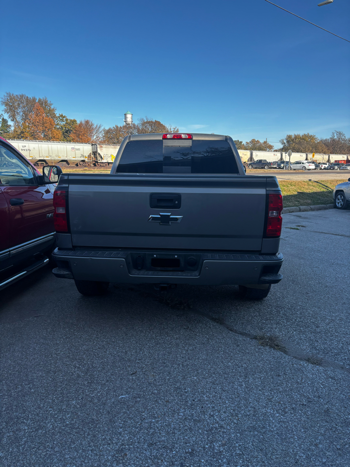 2017 Chevrolet Silverado 1500 photo 2