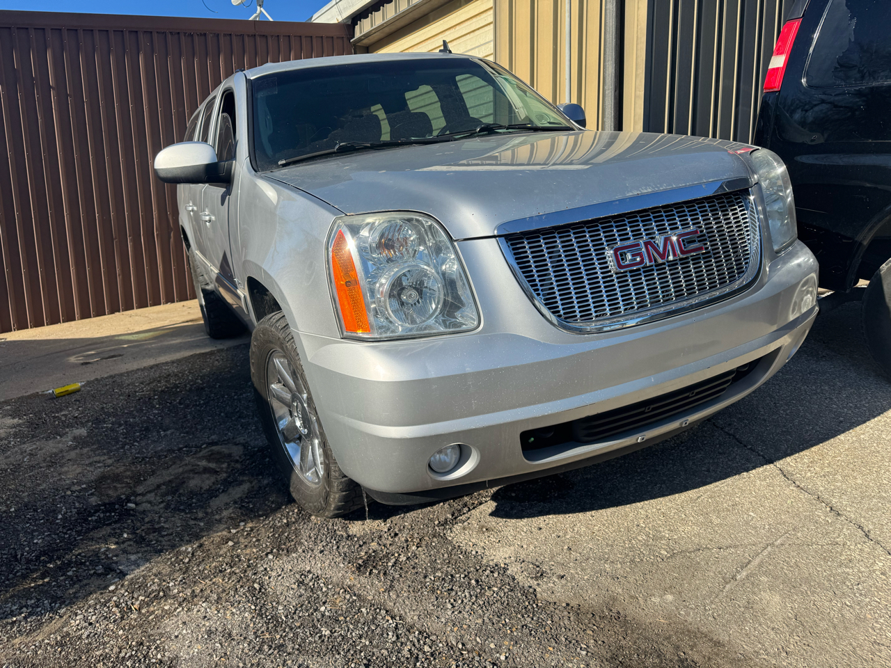 GMC Yukon XL 4WD 4dr 1500 SLT 2013