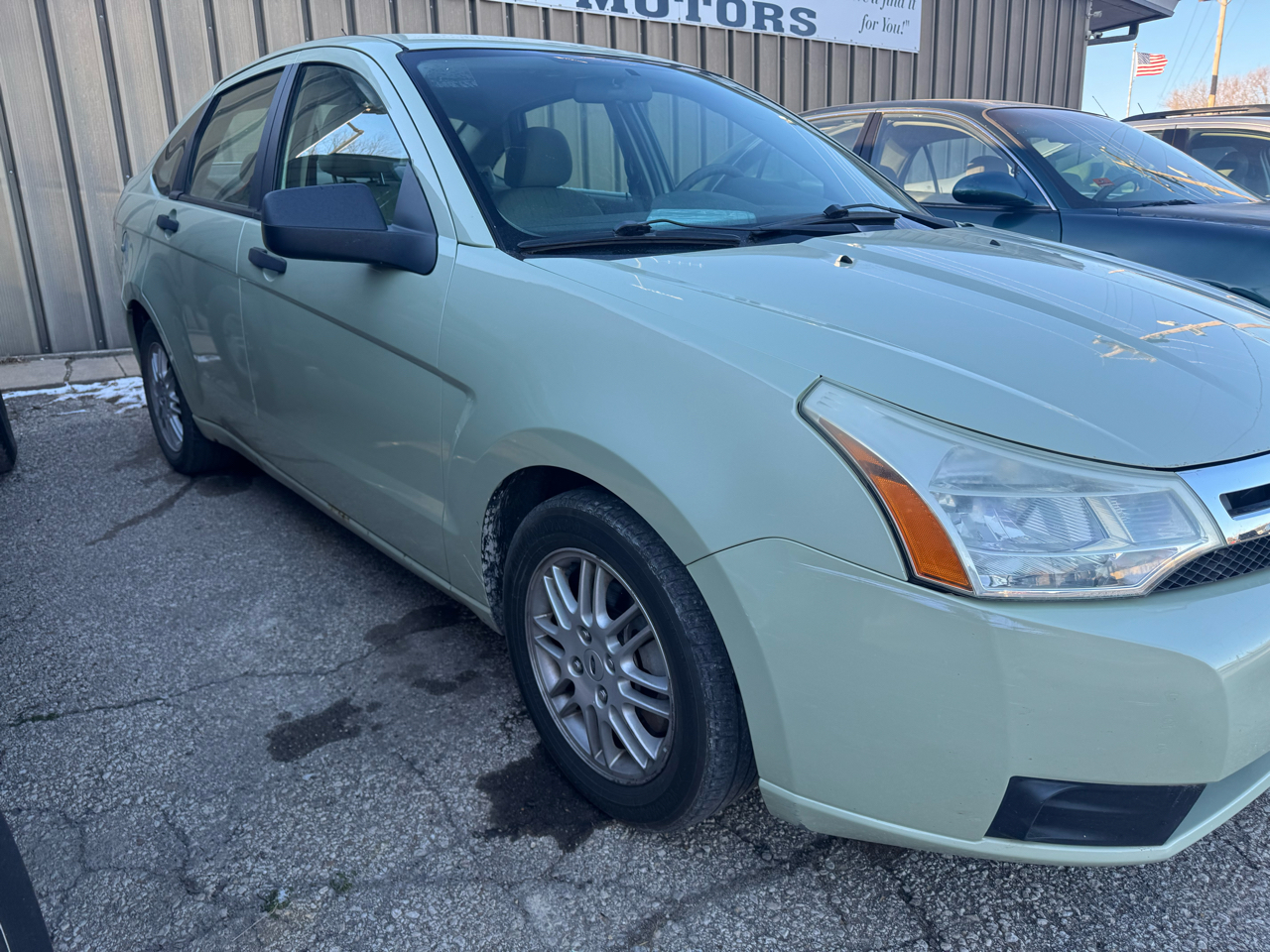 Ford Focus 4dr Sdn SE 2010