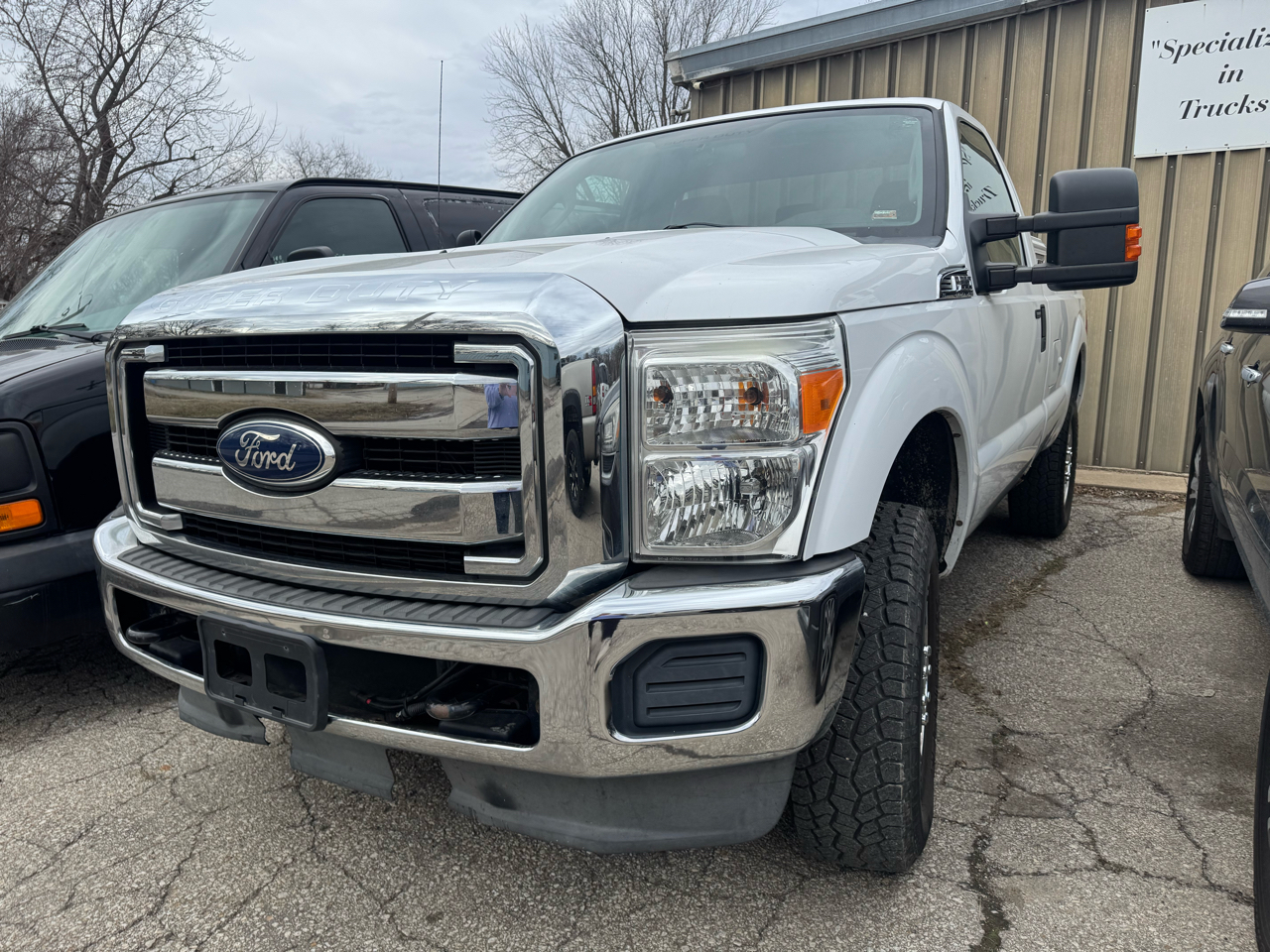 Ford Super Duty F-250 SRW 4WD Reg Cab 137" XLT 2011