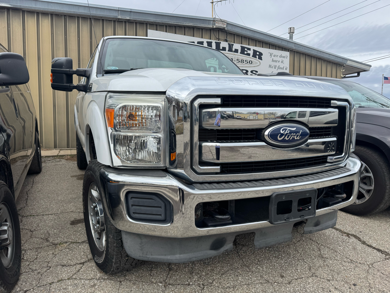 Ford Super Duty F-250 SRW 4WD Reg Cab 137" XLT 2011