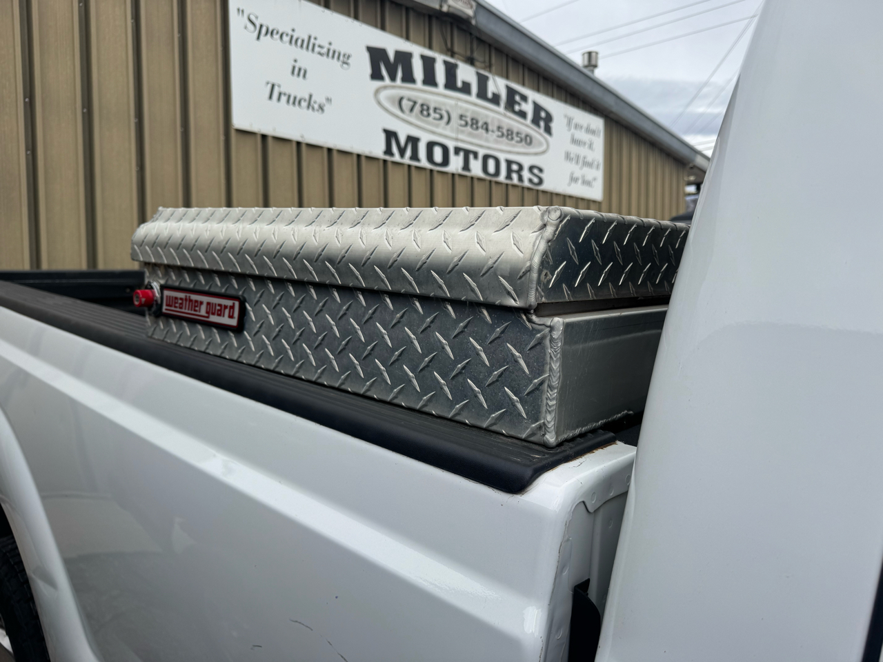 Ford Super Duty F-250 SRW 4WD Reg Cab 137" XLT 2011