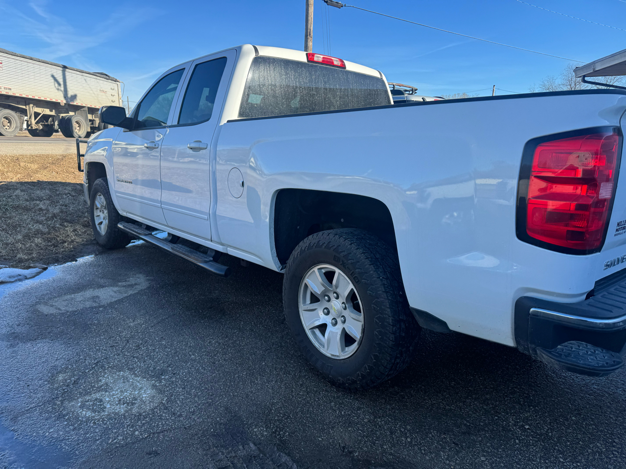 Chevrolet Silverado 1500 4WD Double Cab 143.5" LT w/1LT 2015
