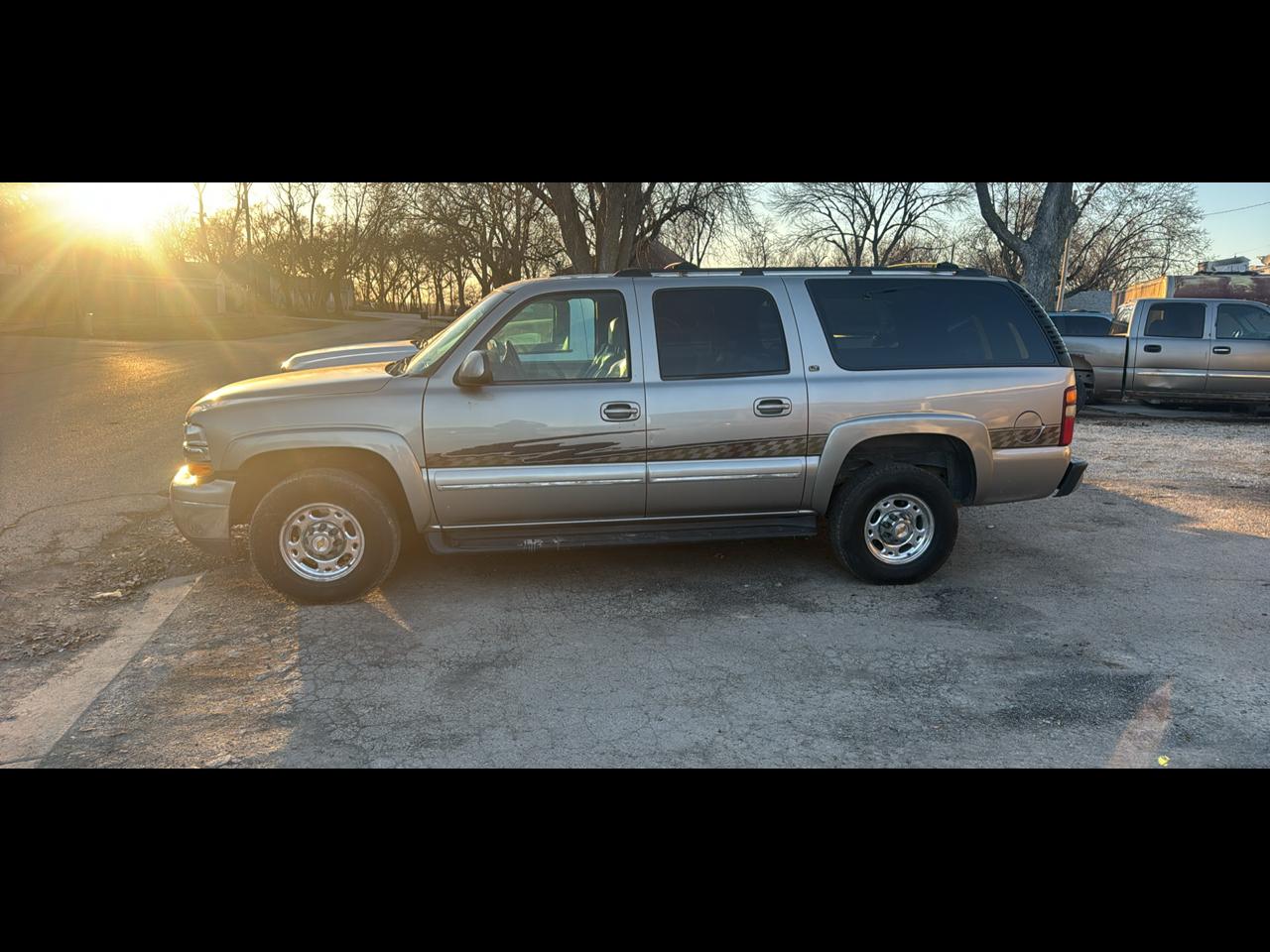 2001 Chevrolet Suburban 4dr 2500 4WD LT
