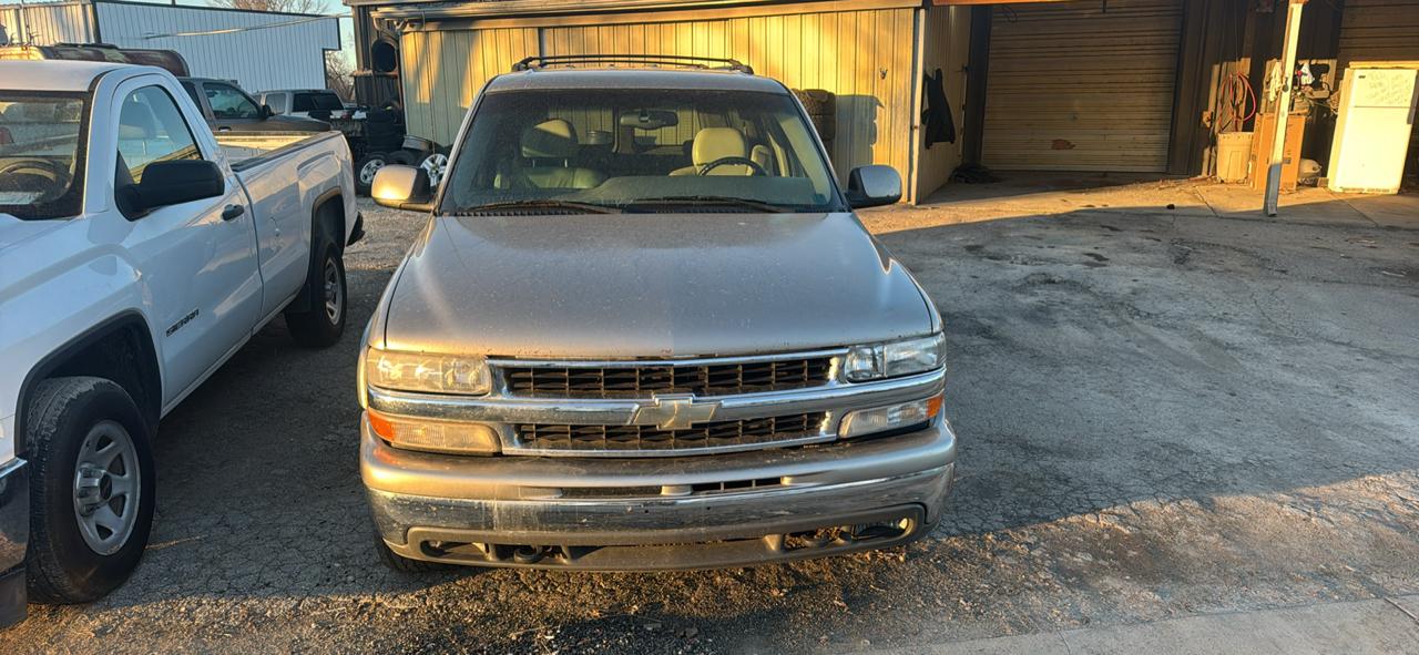 Chevrolet Suburban 4dr 2500 4WD LT 2001
