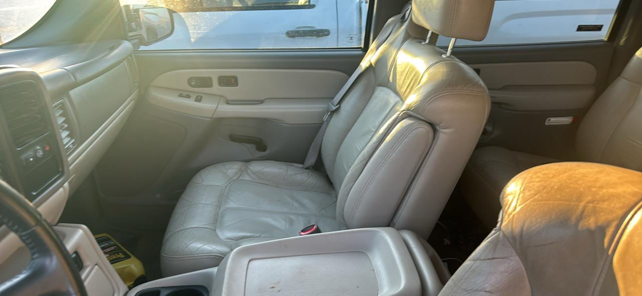 Chevrolet Suburban 4dr 2500 4WD LT 2001