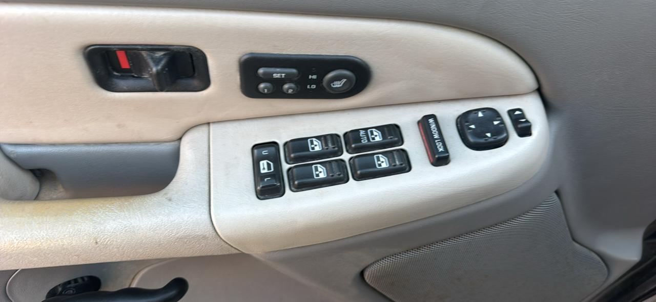 Chevrolet Suburban 4dr 2500 4WD LT 2001