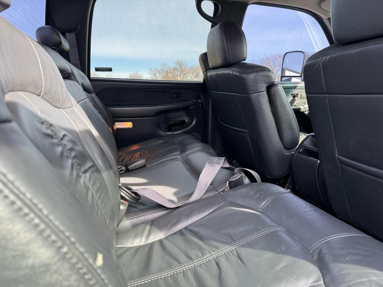 Chevrolet Silverado 2500HD Crew Cab 153" WB 4WD LT 2001