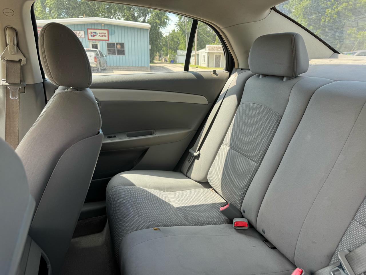 Chevrolet Malibu 4dr Sdn LS 2009