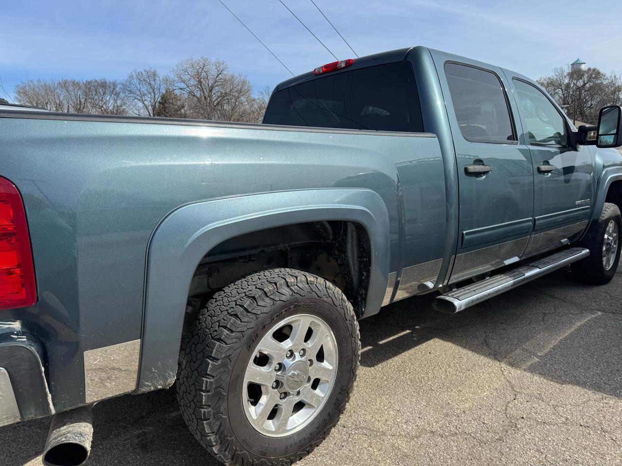 Chevrolet Silverado 1500 4WD Ext Cab 143.5" LT 2011