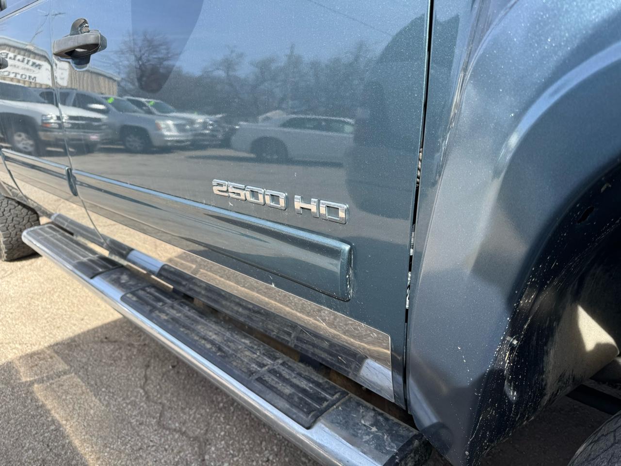 Chevrolet Silverado 1500 4WD Ext Cab 143.5" LT 2011