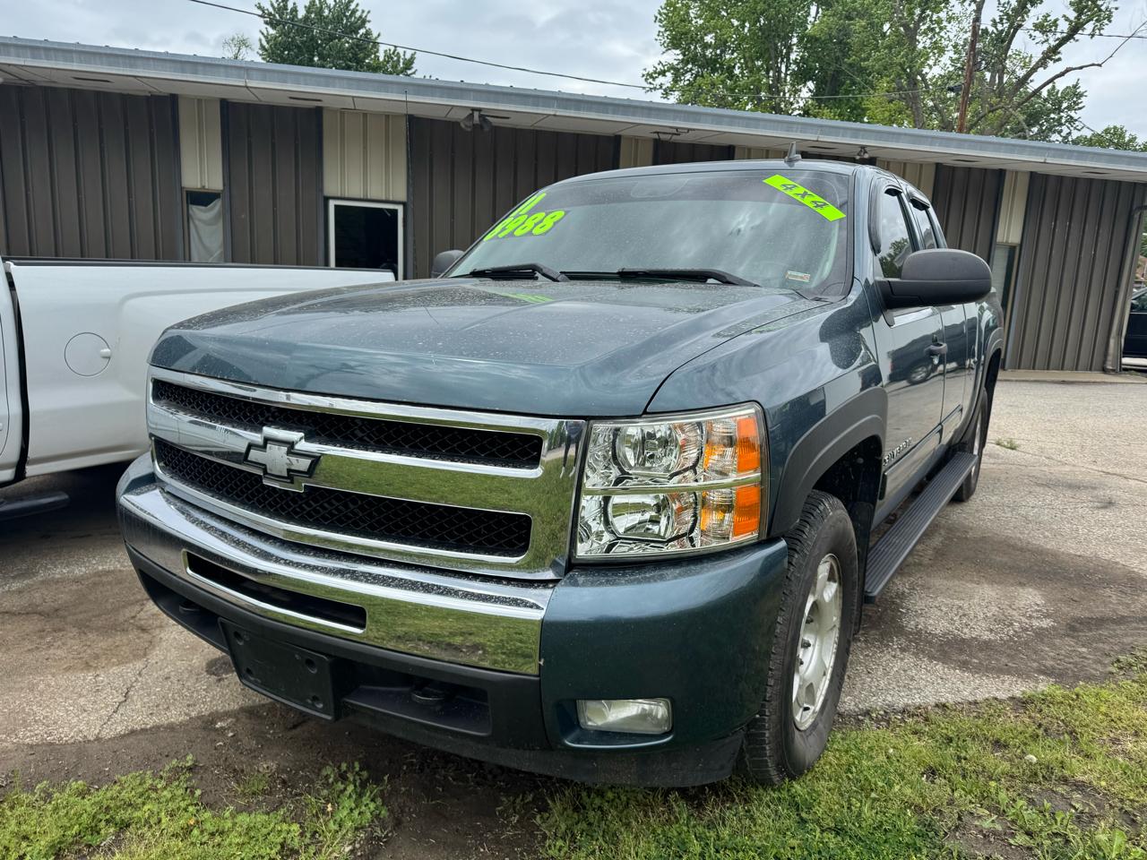 2011 Chevrolet Silverado 1500 4WD Ext Cab 143.5" LT