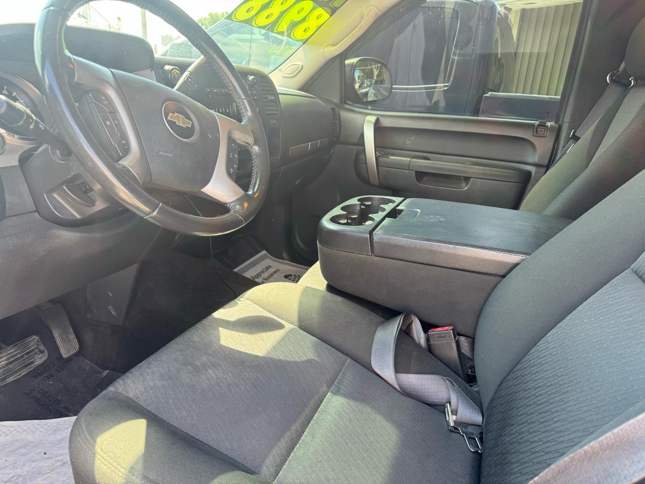 Chevrolet Silverado 1500 4WD Ext Cab 143.5" LT 2011