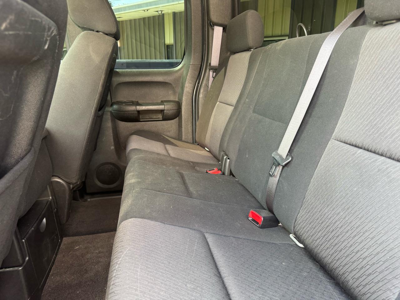 Chevrolet Silverado 1500 4WD Ext Cab 143.5" LT 2011