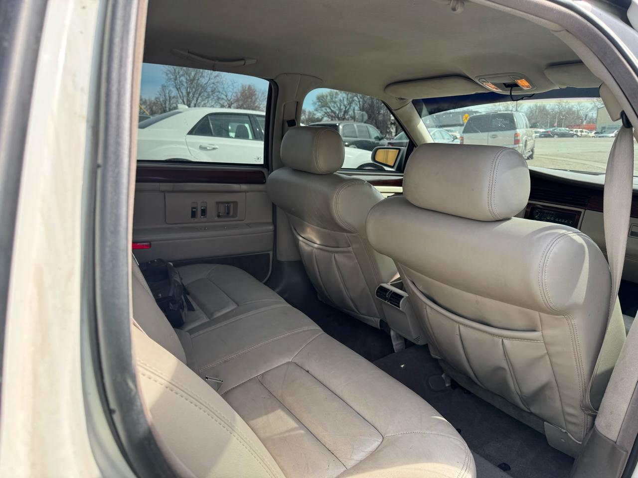 Cadillac DeVille 4dr Sedan 1995