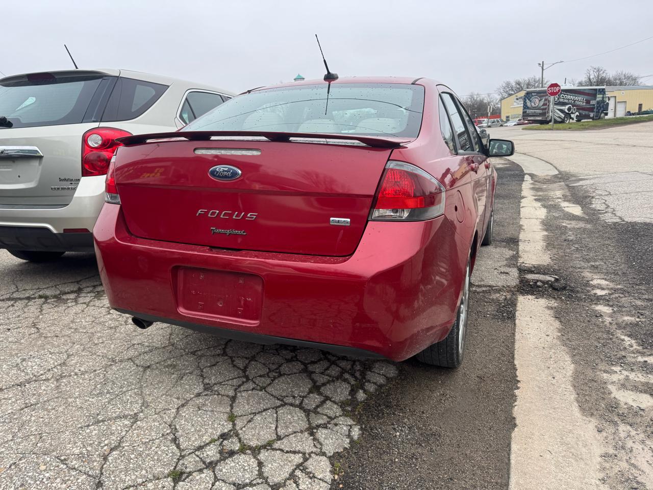 Ford Focus 4dr Sdn SES 2011