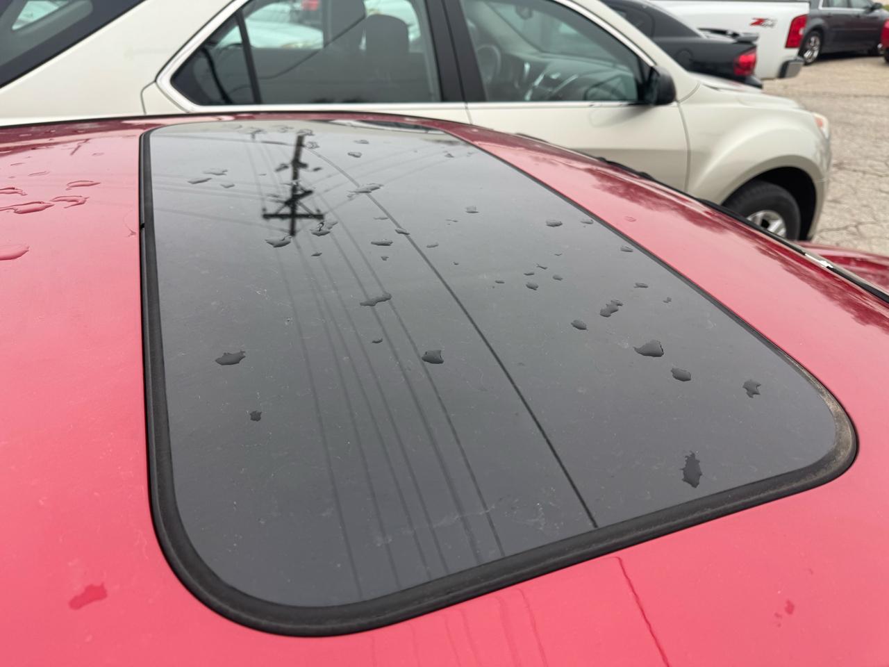 Ford Focus 4dr Sdn SES 2011