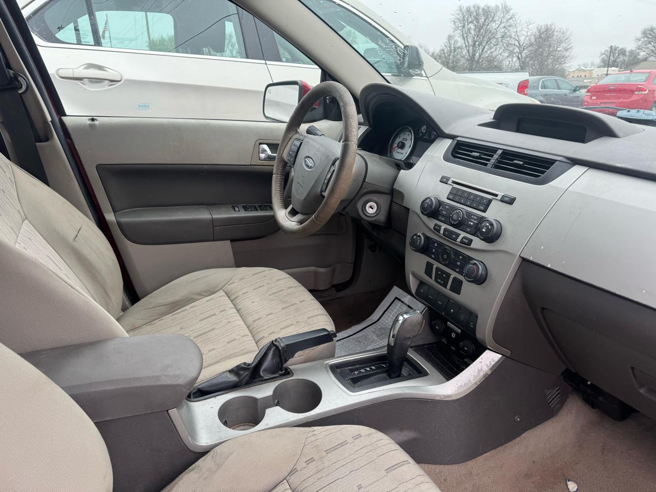 Ford Focus 4dr Sdn SES 2011