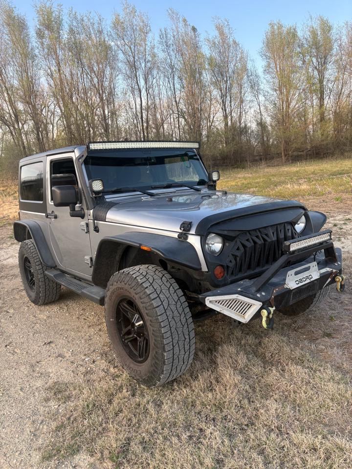 Jeep Wrangler 4WD 2dr Sahara 2013