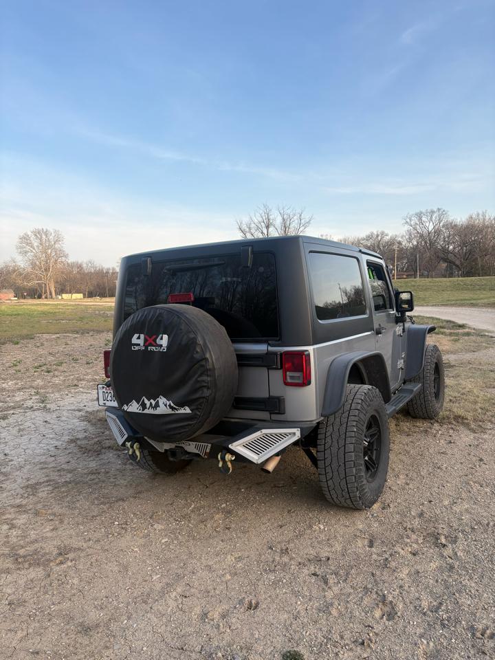 Jeep Wrangler 4WD 2dr Sahara 2013