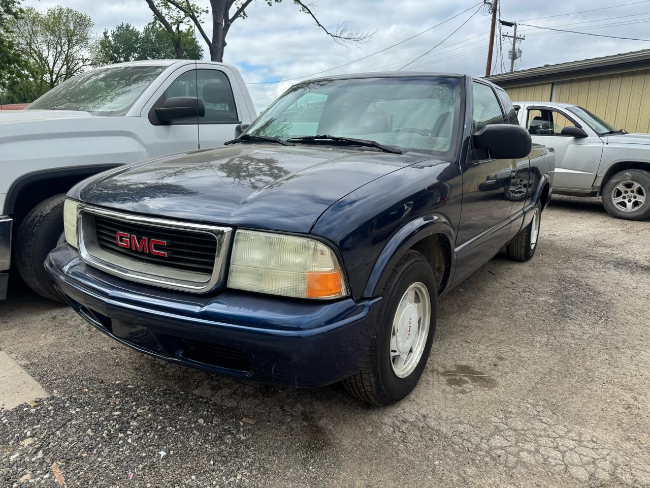 GMC Sonoma Ext Cab 123" WB SLS 2003