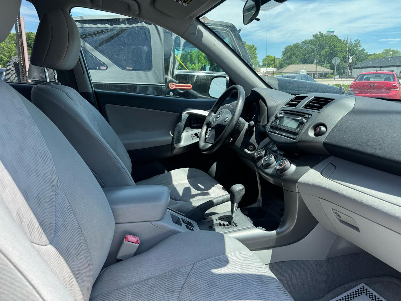 Toyota RAV4 FWD 4dr I4 (Natl) 2012