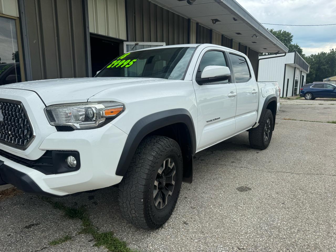 2018 Toyota Tacoma TRD Off Road Double Cab 5' Bed V6 4x4 MT (Natl)