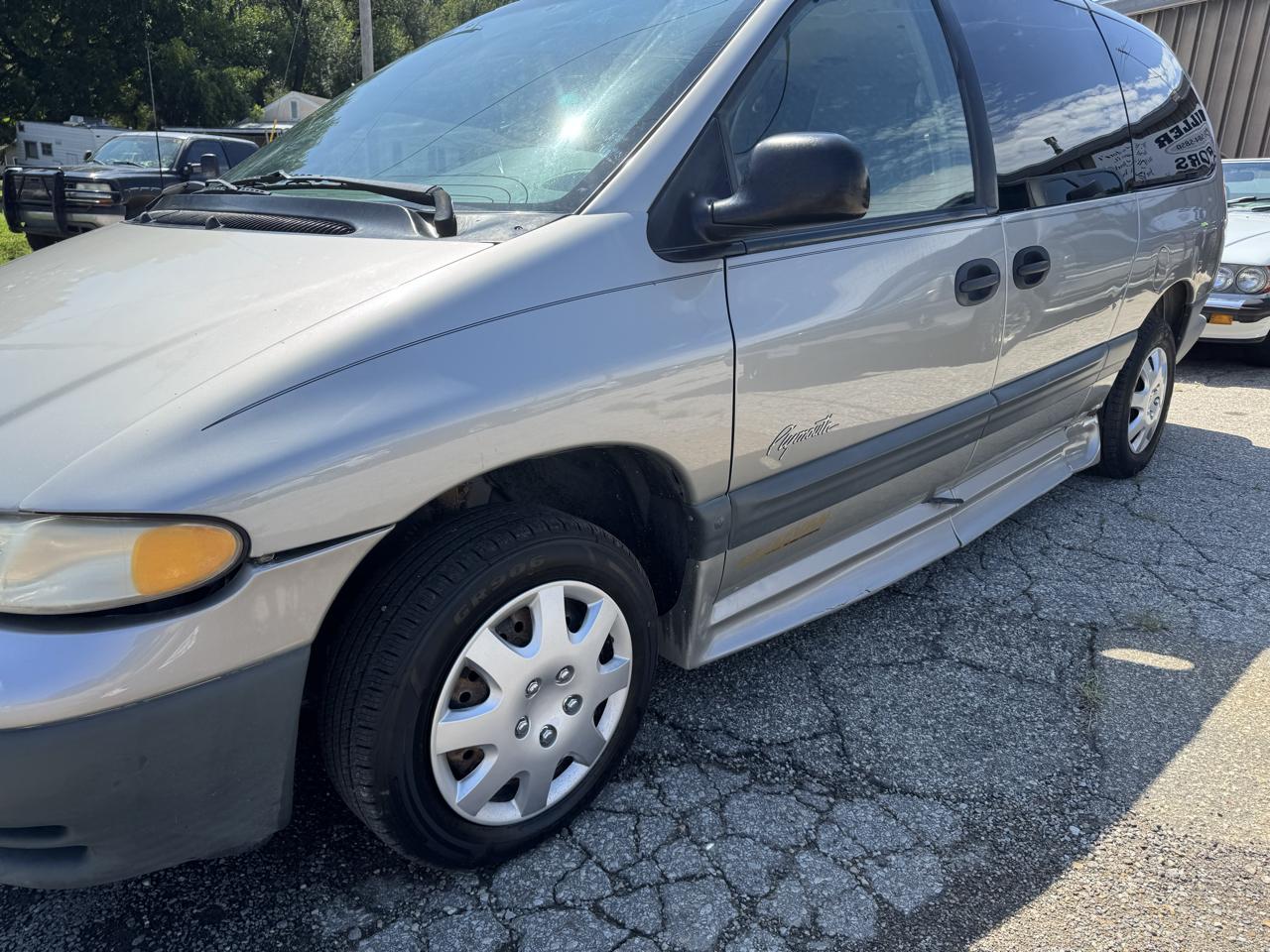Plymouth Voyager 3dr Grand SE 119" WB 1997