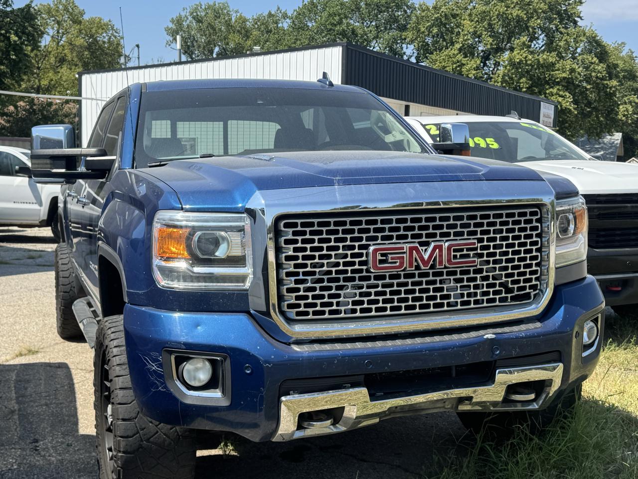 2015 GMC Sierra 2500HD available WiFi 4WD Crew Cab 153.7" Denali