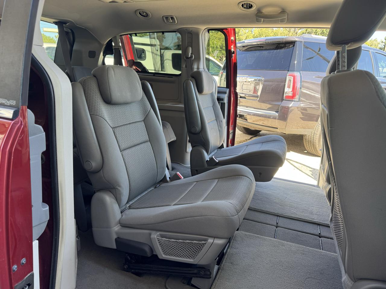 Chrysler Town & Country 4dr Wgn Touring 2010