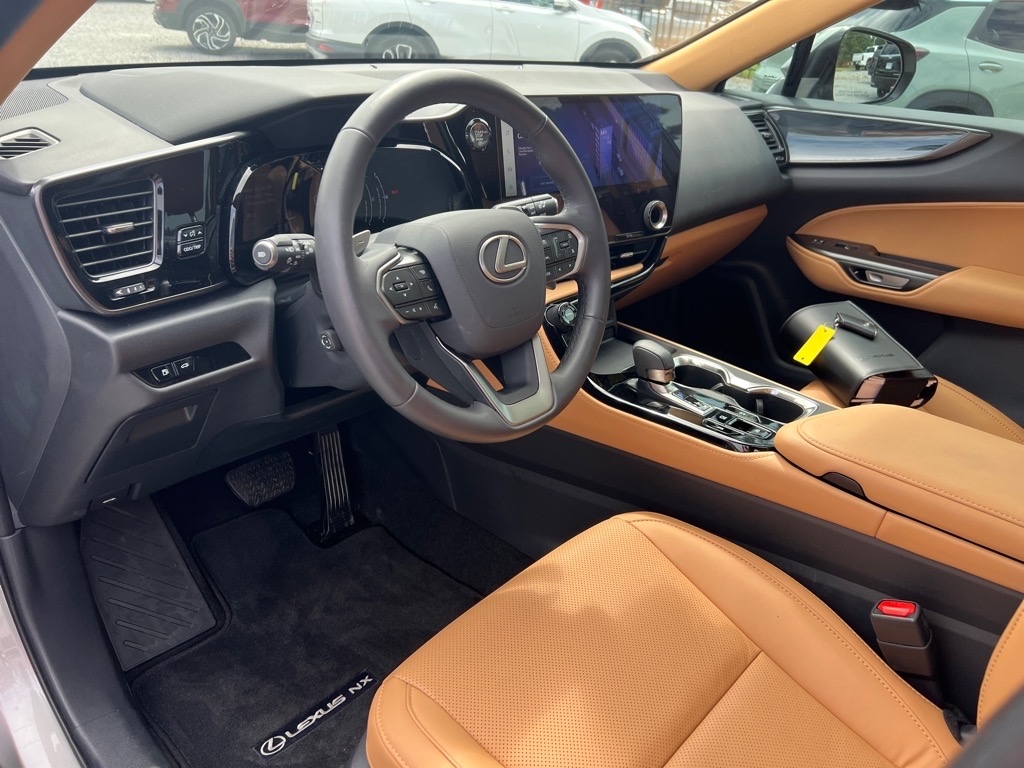 Lexus NX  2025