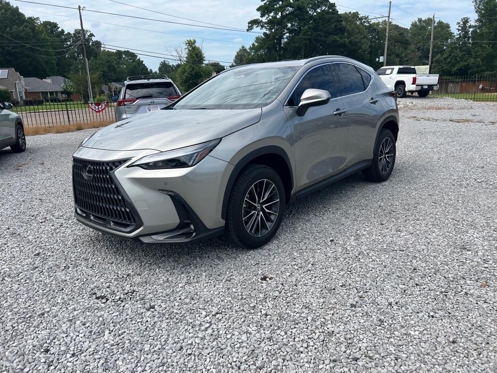 Lexus NX  2025