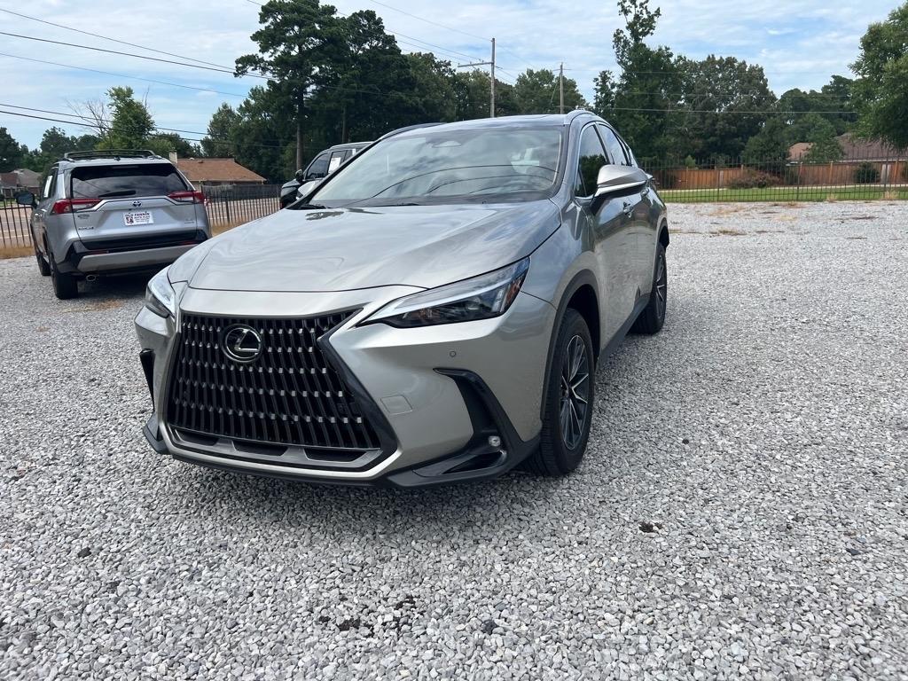 Lexus NX  2025