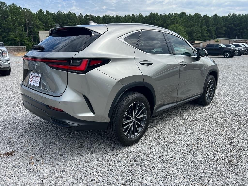 Lexus NX  2025
