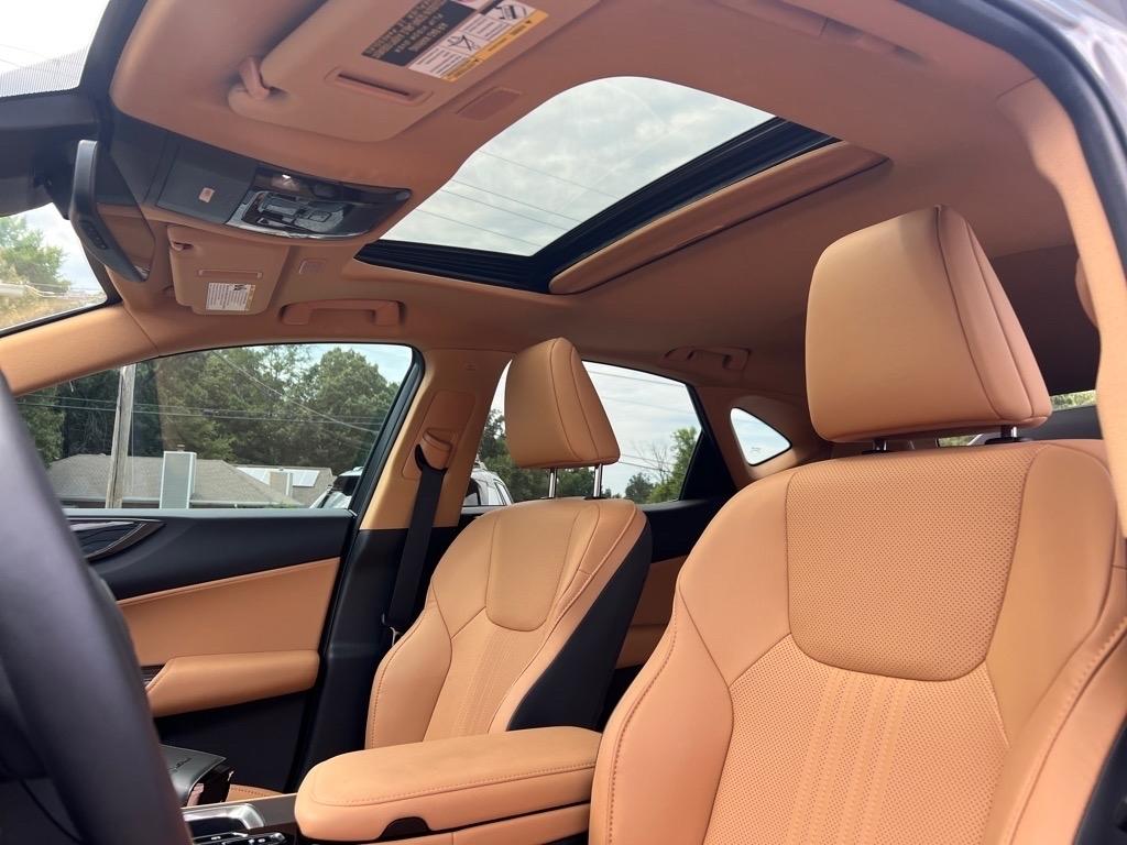 Lexus NX  2025
