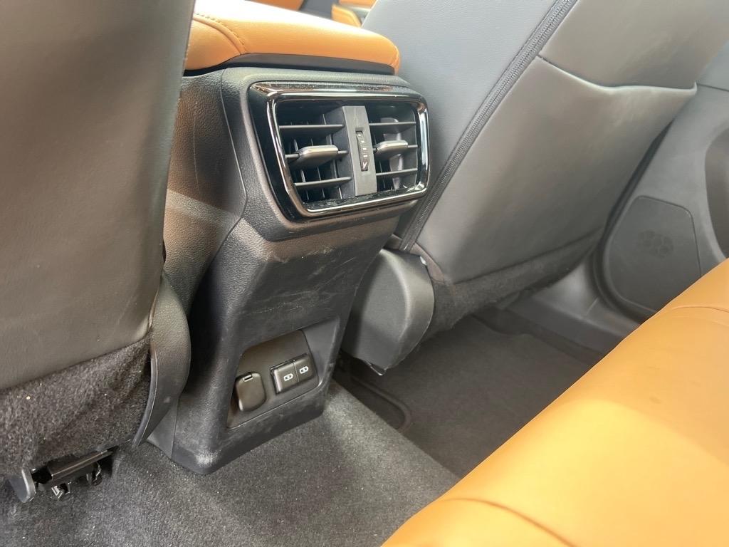 Lexus NX  2025