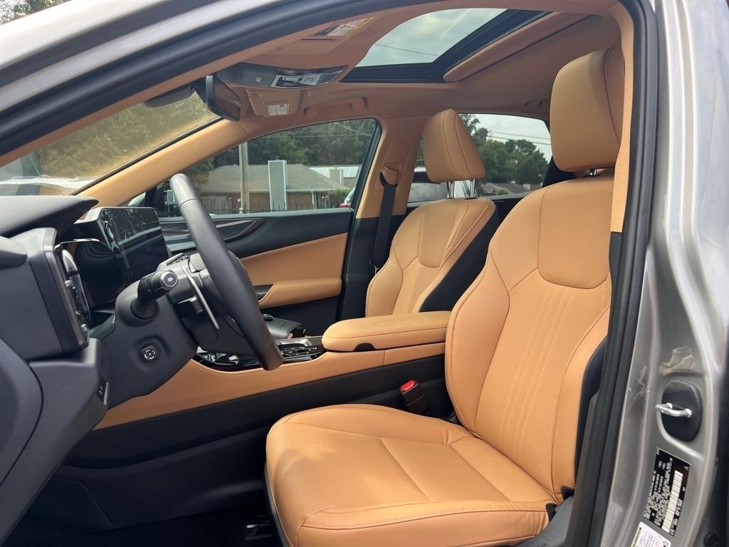 Lexus NX  2025