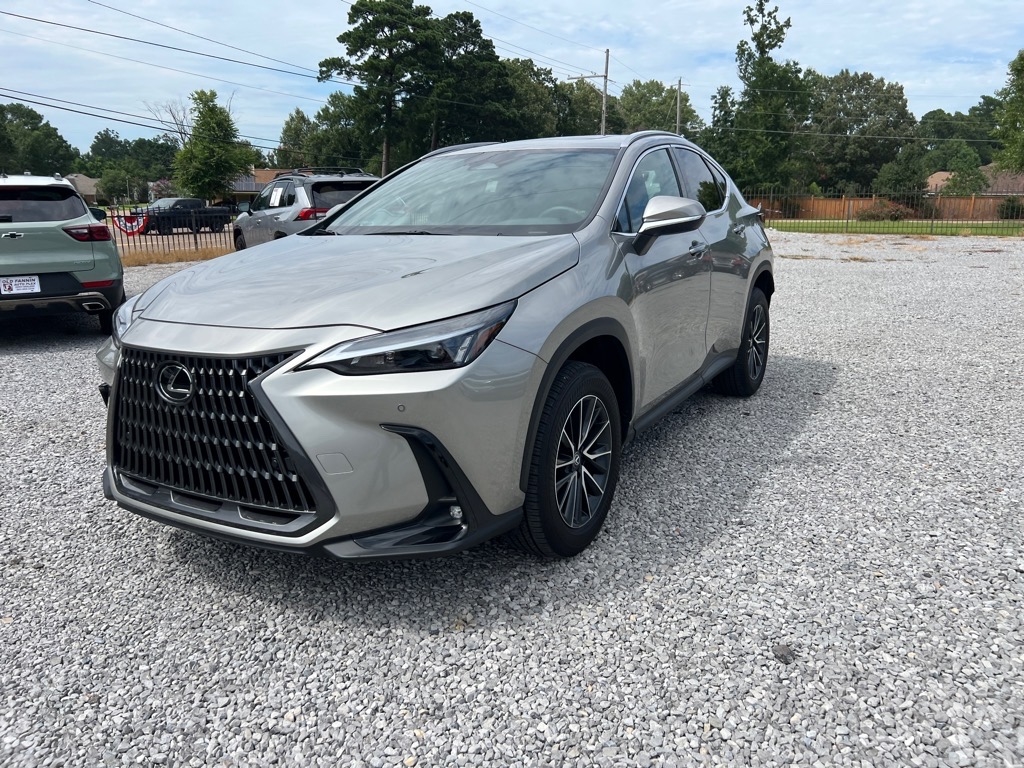 Lexus NX  2025