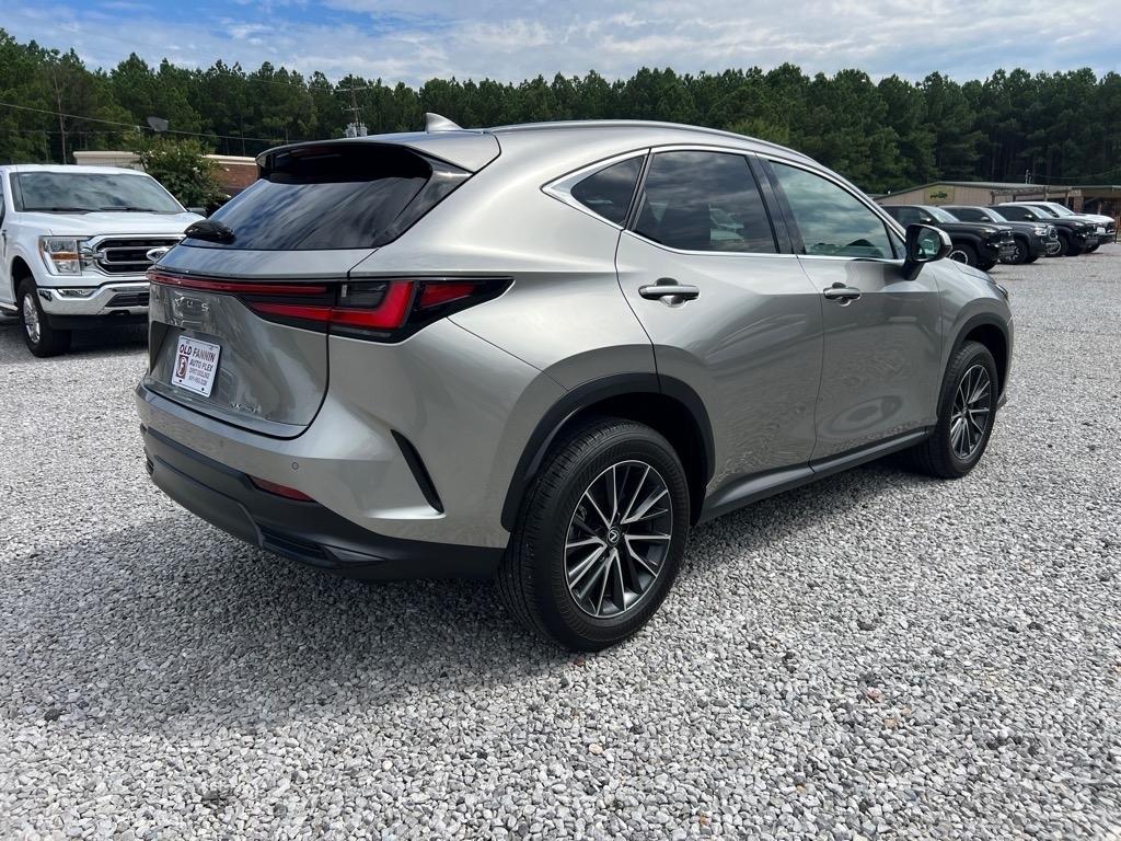Lexus NX  2025