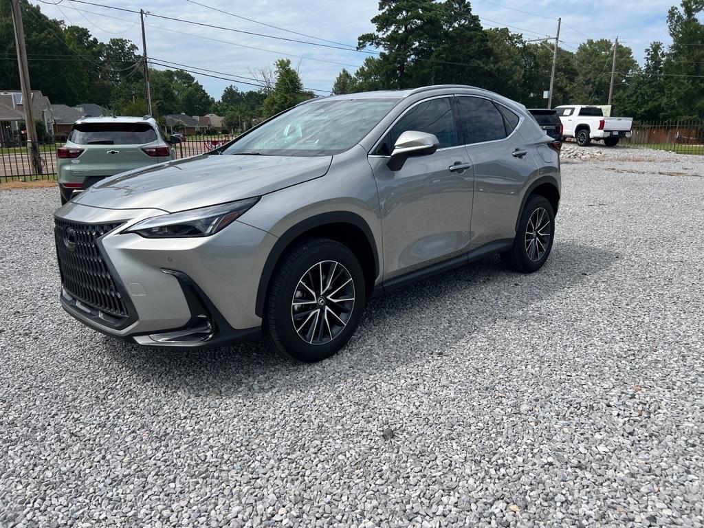 Lexus NX  2025