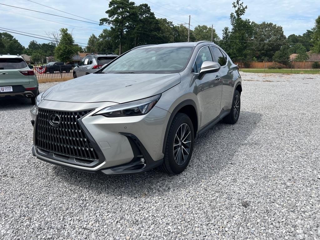 Lexus NX  2025