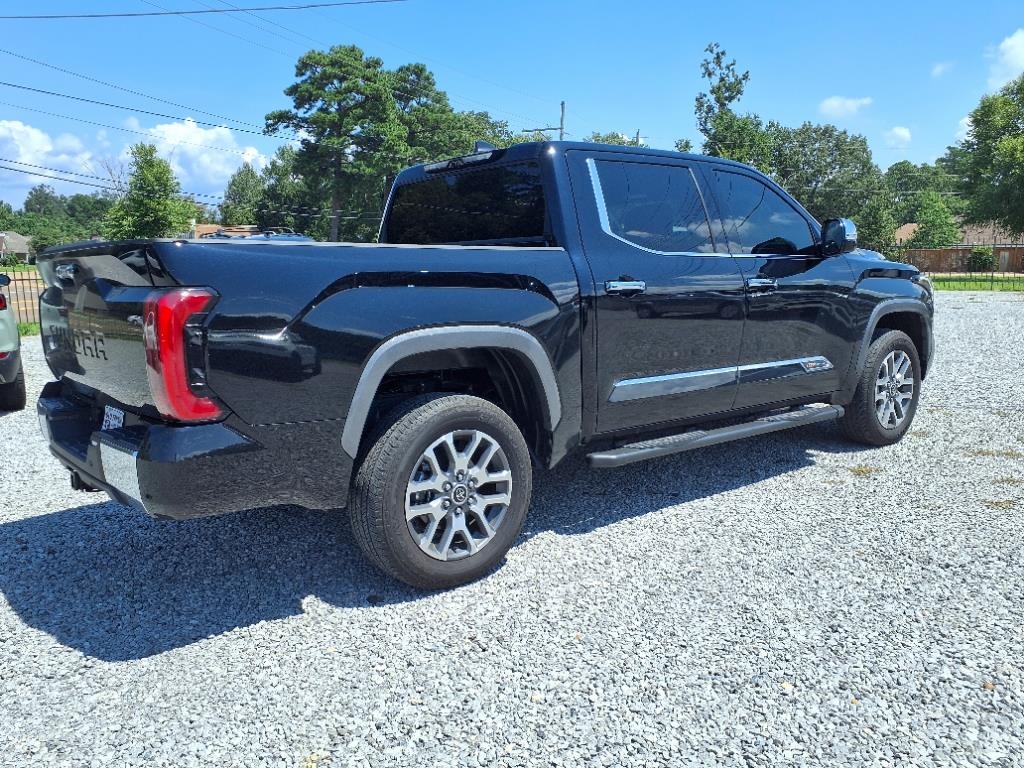 Toyota Tundra  2024