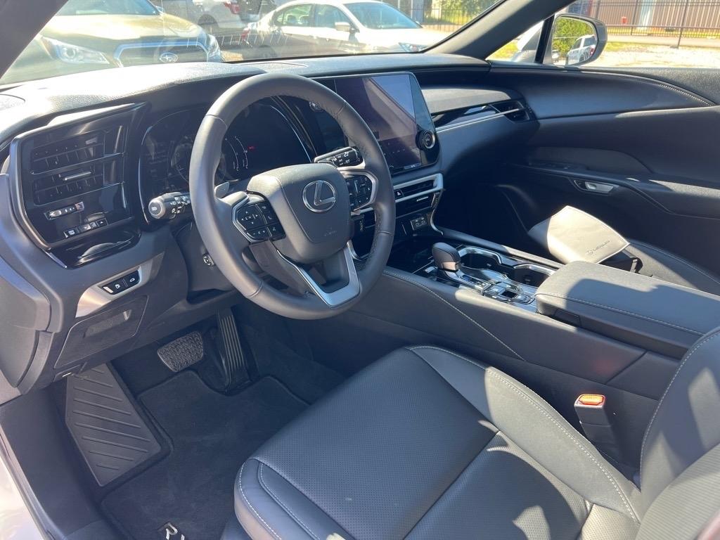 Lexus RX  2024