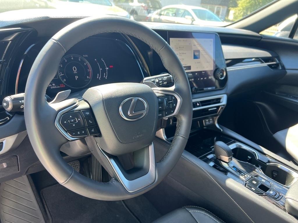 Lexus RX  2024