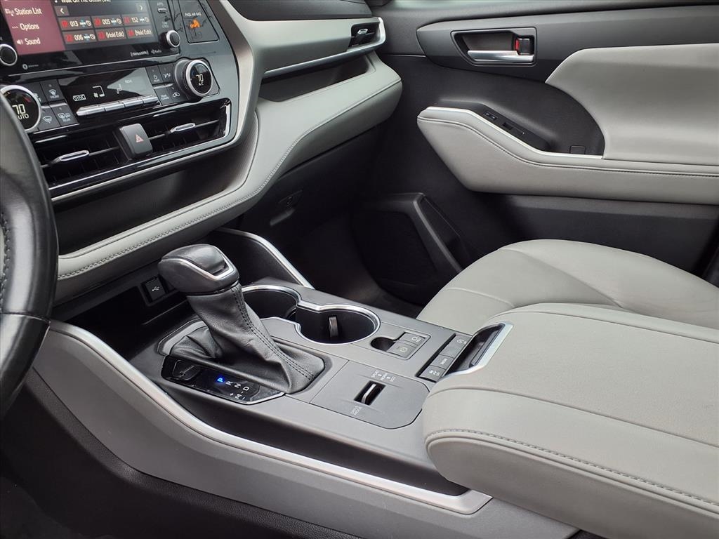 Toyota Highlander  2021