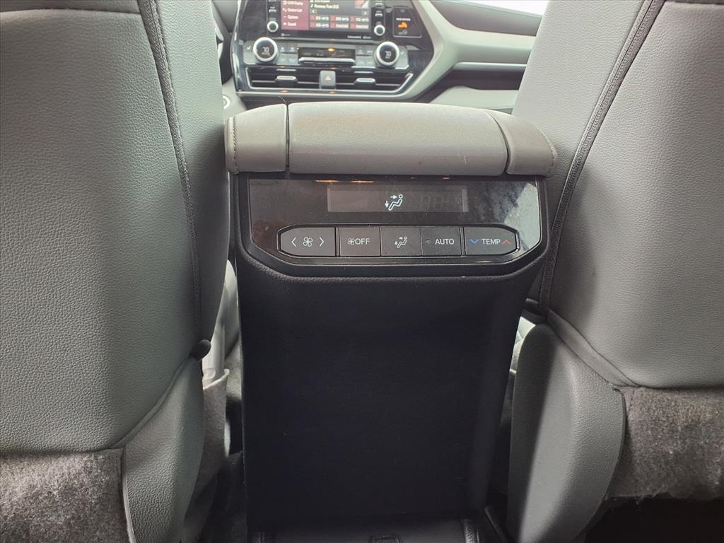 Toyota Highlander  2021